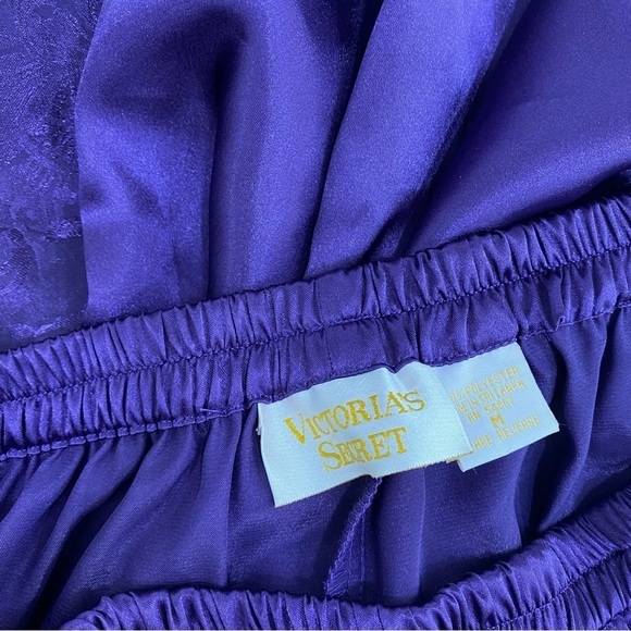 Vintage Victoria’s Secret silky purple pajama set Sz Medium - Picture 3 of 11